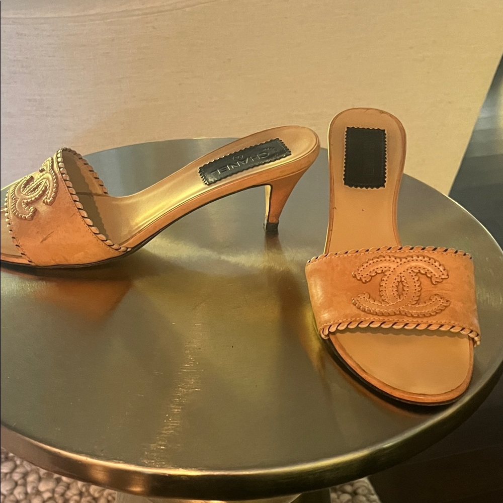 CHANEL Tan Heeled Sandals
